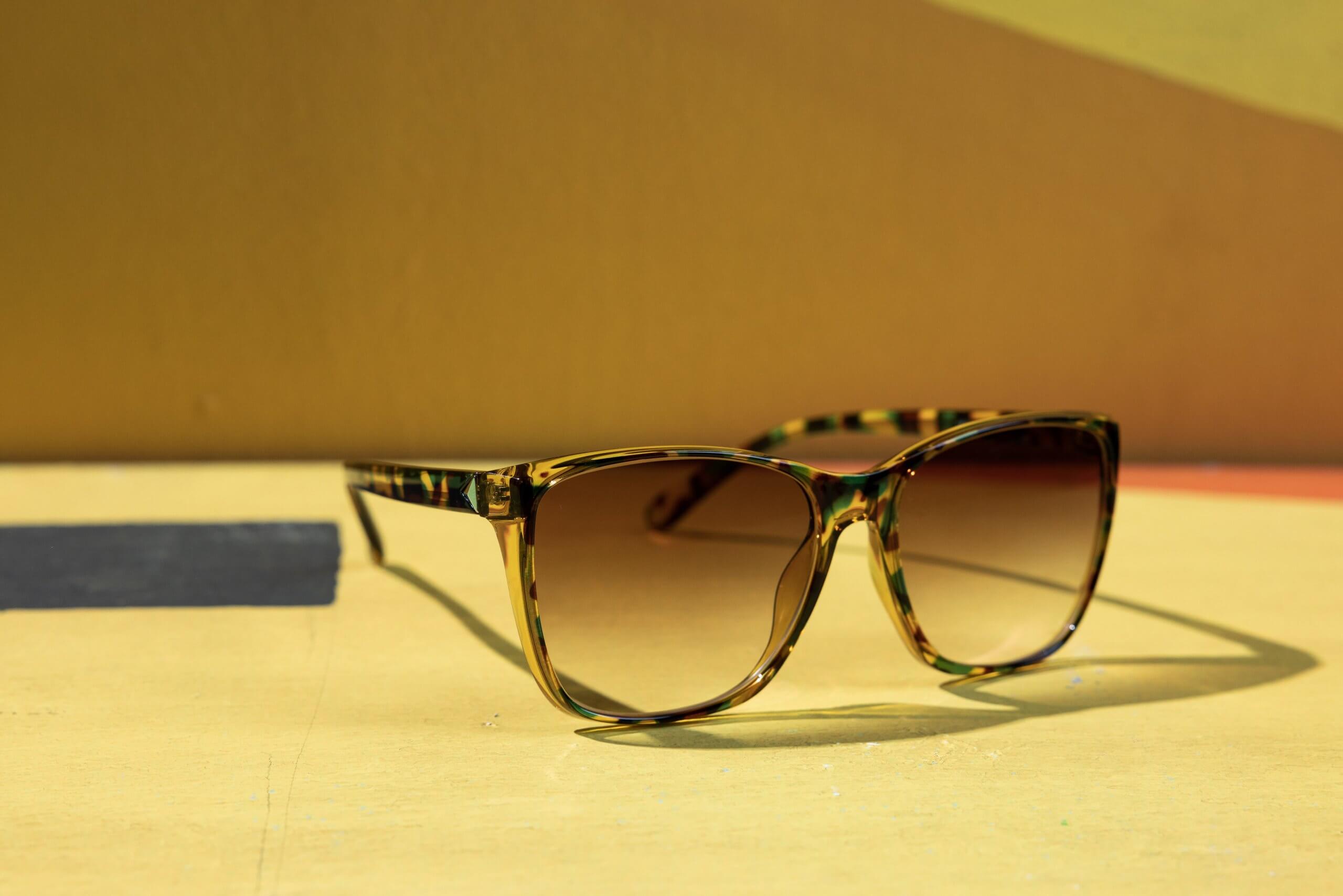 Tortoiseshell sunglasses with gradient lenses.